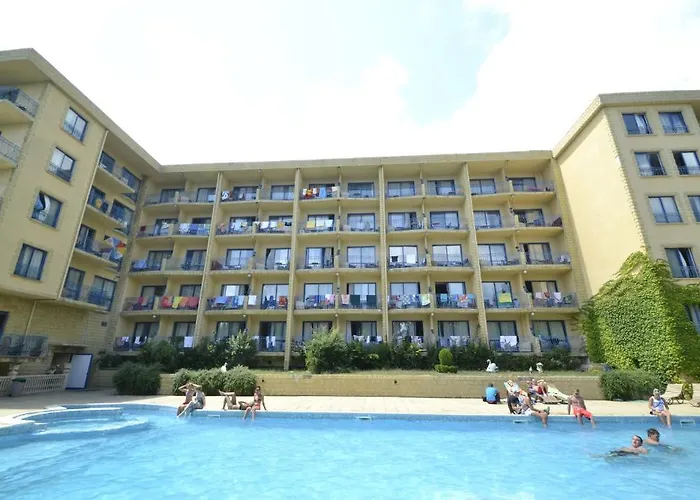 ホテル Dana Palace